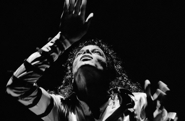 Load video: Michael Jackson The Legend Continues